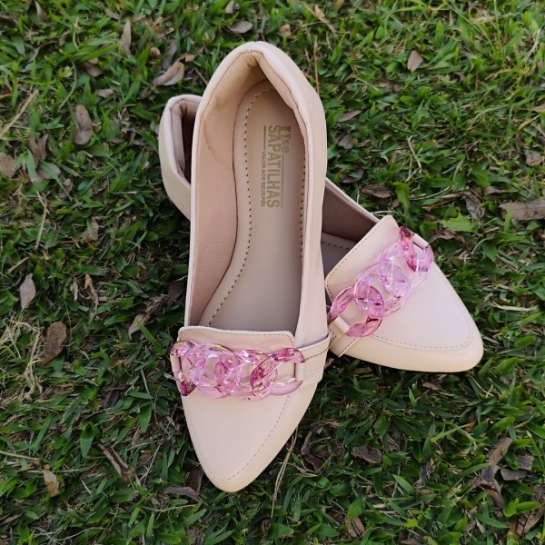 Sapatilha mocassim bico fino nude rose com corrente - Image 3
