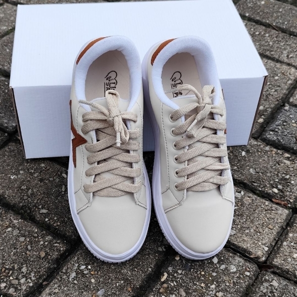 Tenis estrela cor creme - Image 6