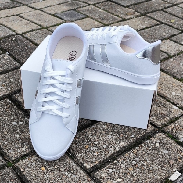 Tenis branco com prata - Image 4