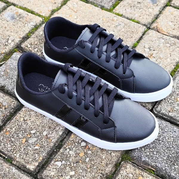 Tenis preto faixa lateral em verniz - Image 3