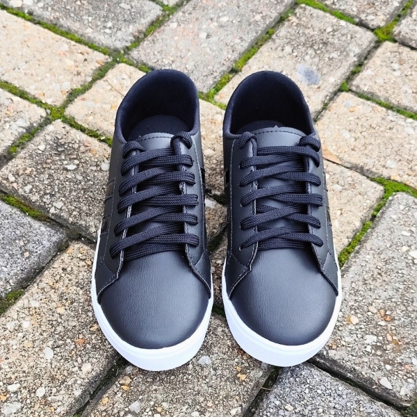 Tenis preto faixa lateral em verniz - Image 6