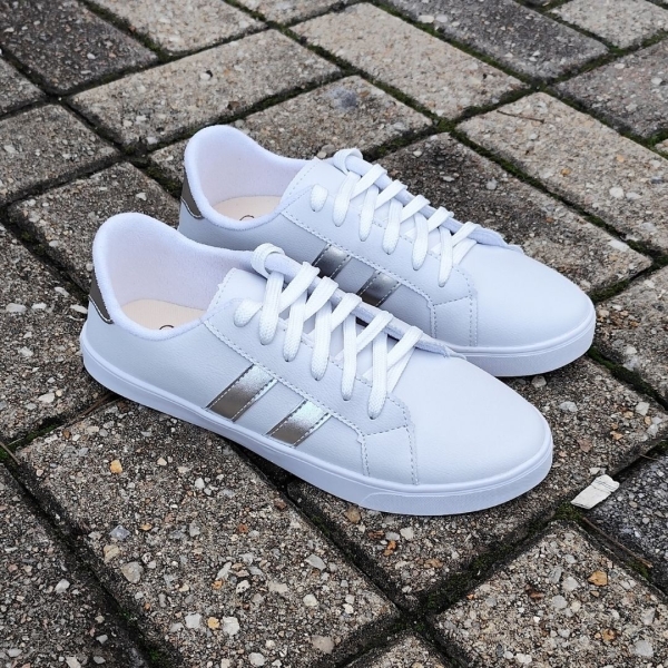 Tenis branco com prata - Image 3