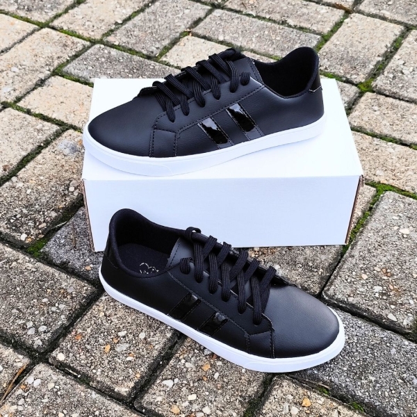 Tenis preto faixa lateral em verniz - Image 4