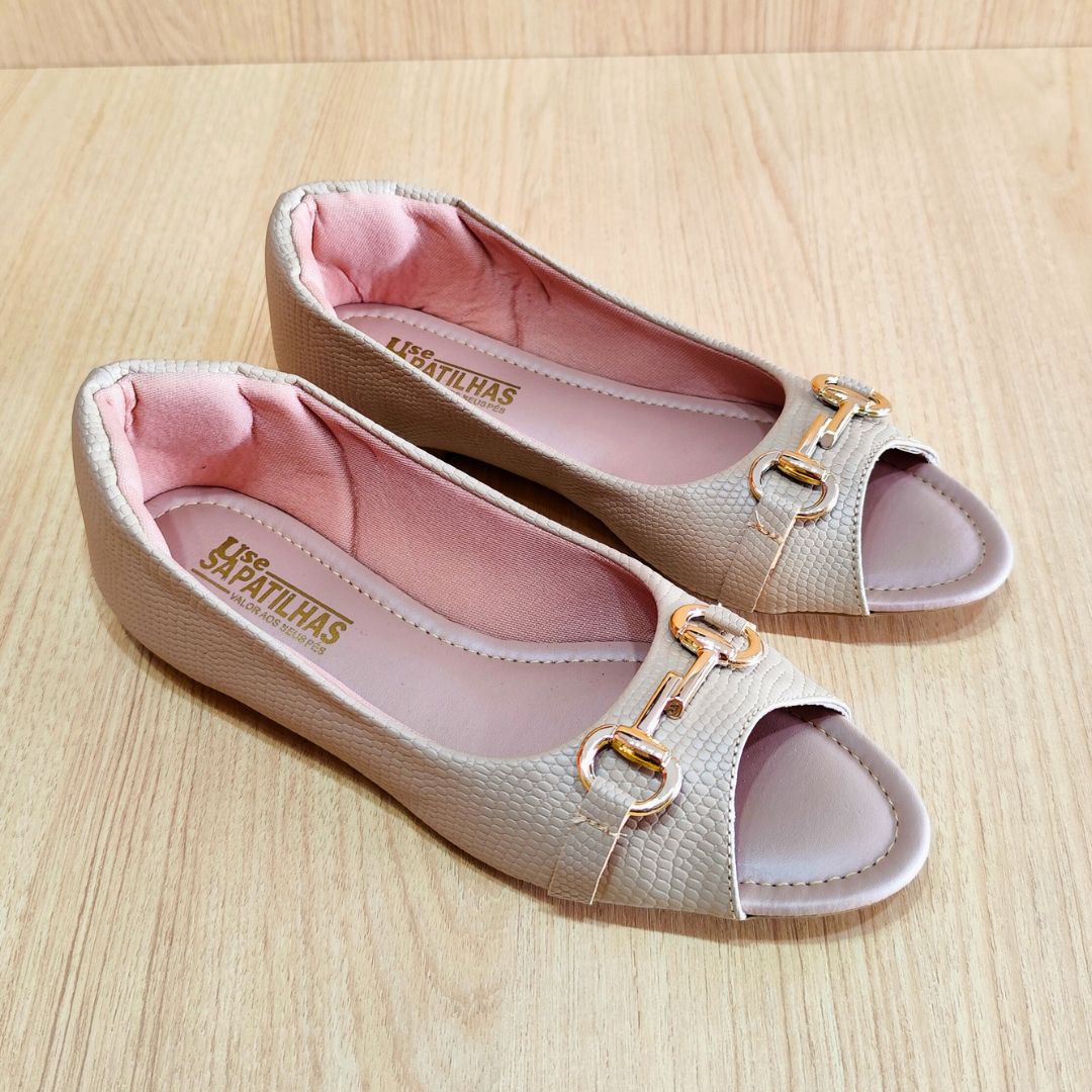 Sapatilha peep toe nude com ABS