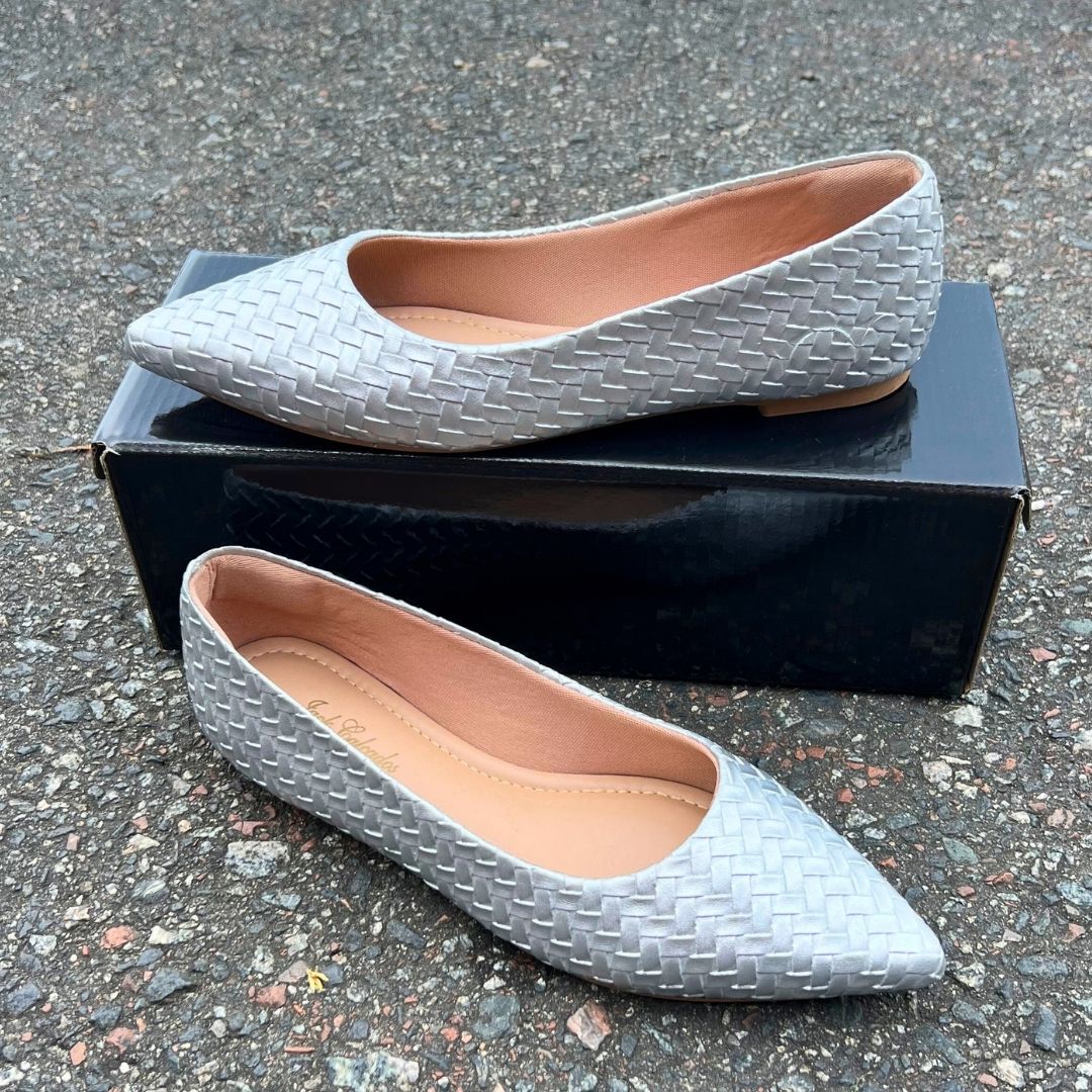 Sapatilha prata trançadinho bico fino - Imagem 7